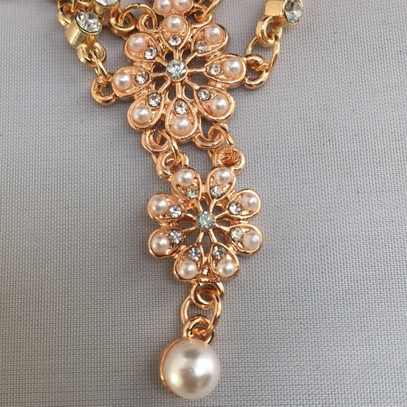 New! Floral Tassel Head Jewelry - Picture 4 of 5